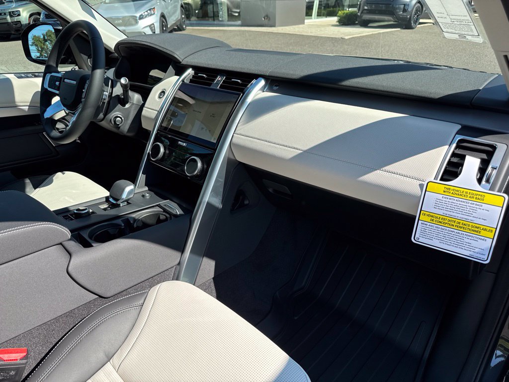 New 2026 Land Rover Discovery Dynamic SE AWD/4WD image 20