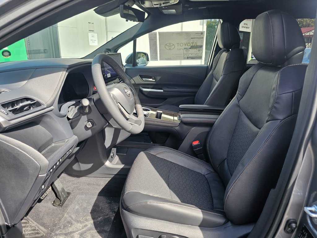 New 2026 Toyota Sienna Platinum AWD/4WD image 19