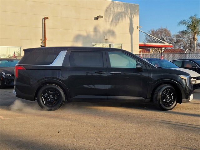 New 2026 Kia Carnival LXS image 4