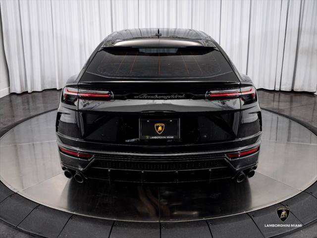 Used 2022 Lamborghini Urus AWD/4WD image 10
