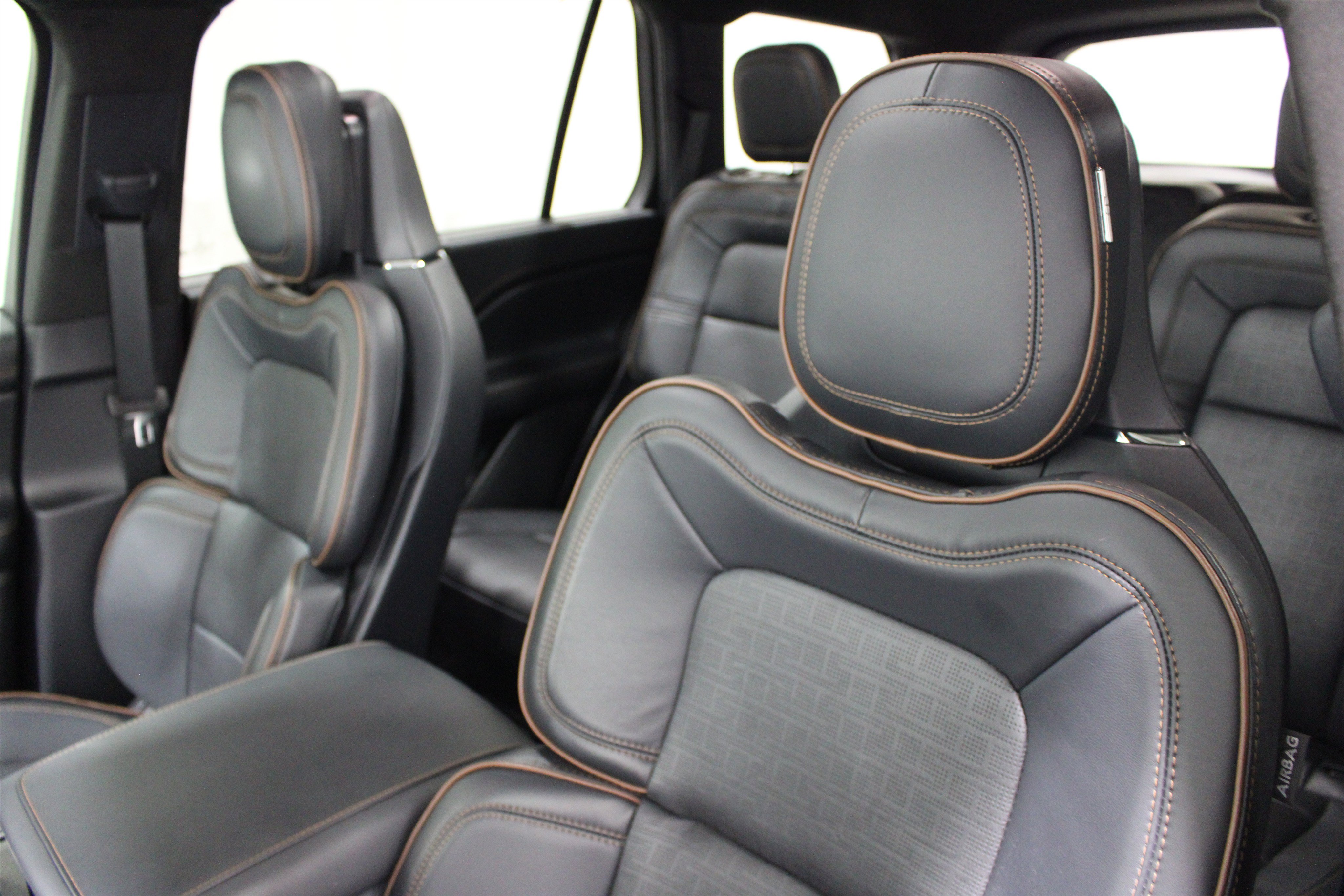 Used 2025 Lincoln Aviator Black Label AWD/4WD image 4