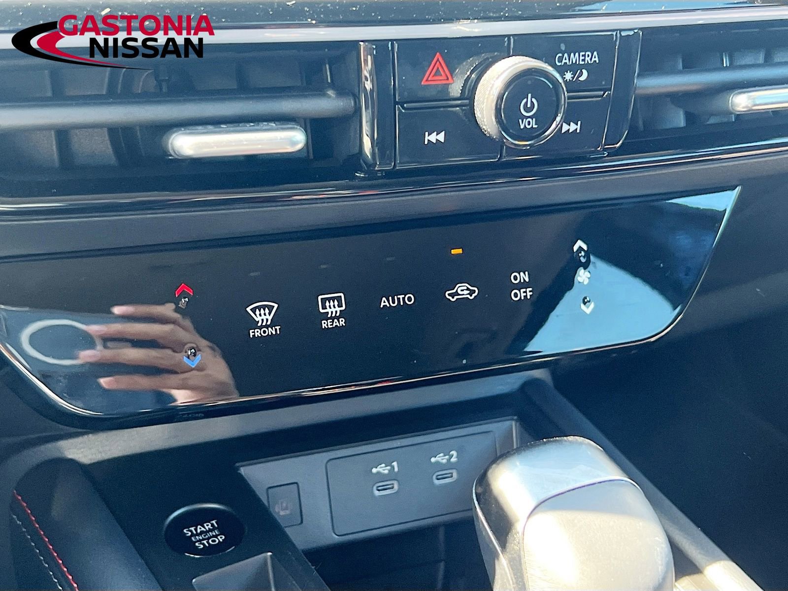 Used 2025 Nissan Kicks SR image 19