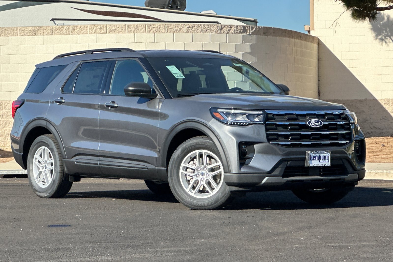 New 2027 Ford Explorer Active w/ Active Comfort Package RWD image 2