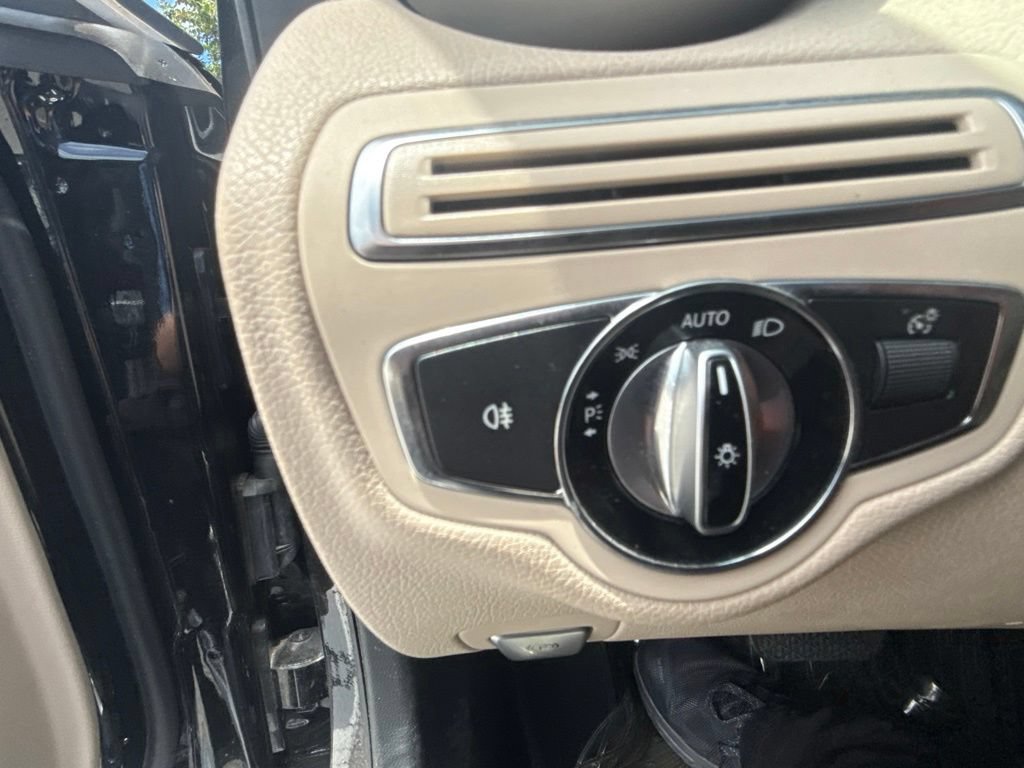 Used 2015 Mercedes-Benz C 300 4MATIC Sedan image 21
