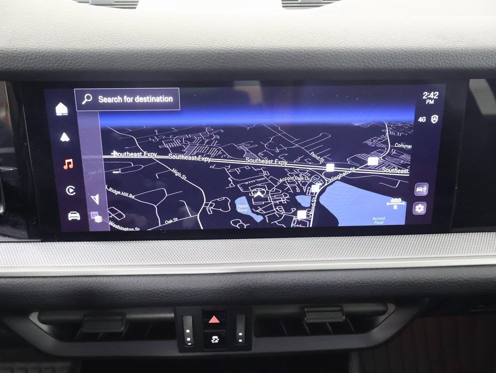 Certified 2025 Porsche Cayenne AWD/4WD image 15