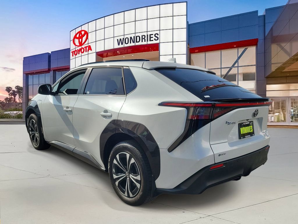 Used 2024 Toyota bZ4X XLE w/ Weather Package image 7