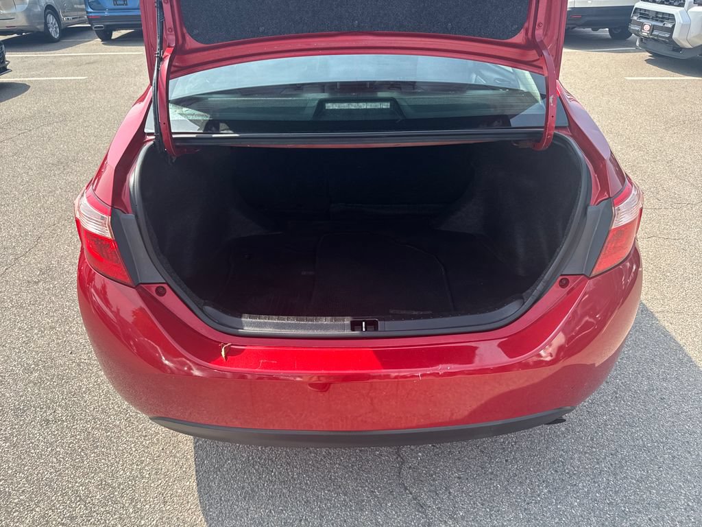 Used 2018 Toyota Corolla LE FWD image 39