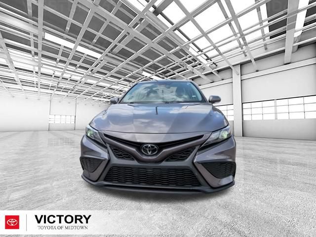 Used 2024 Toyota Camry SE AWD/4WD image 8