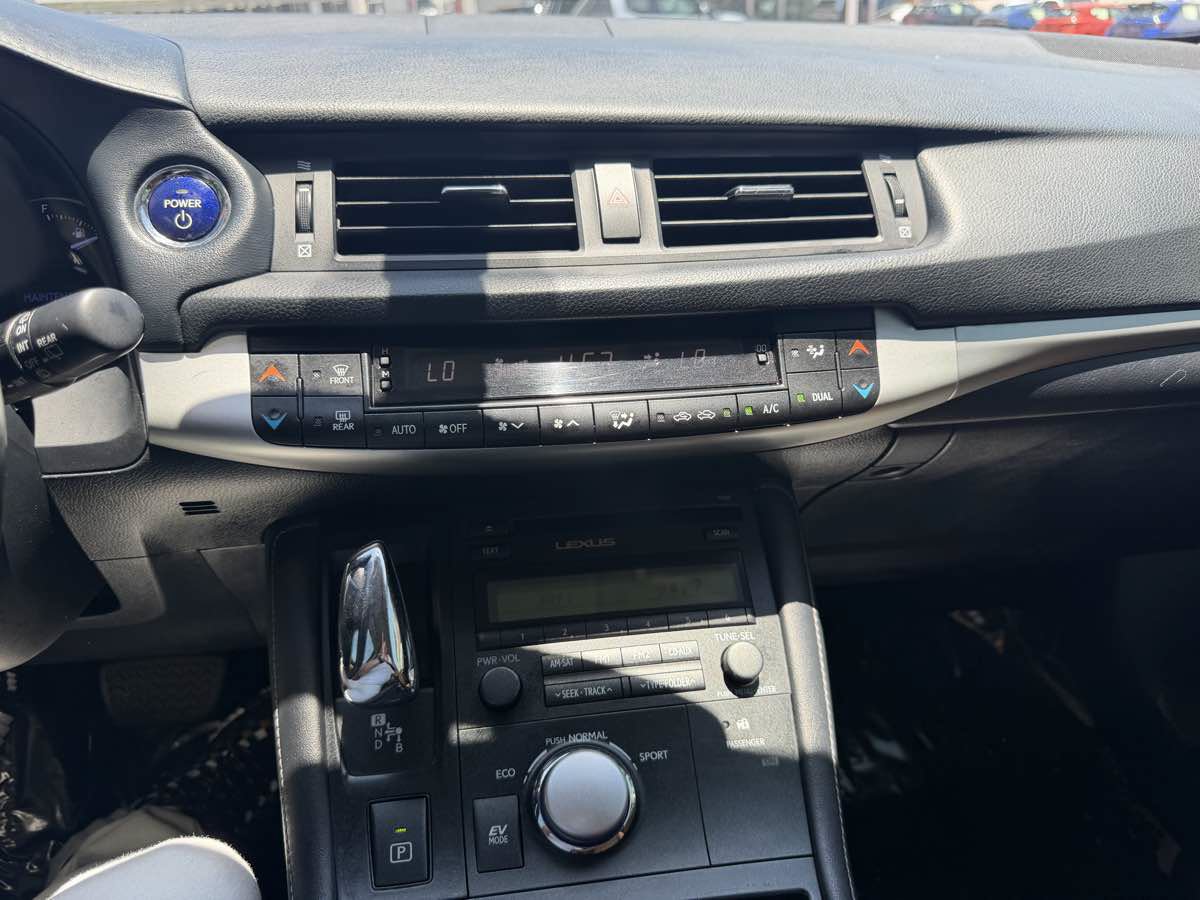 Used 2013 Lexus CT 200h FWD image 13