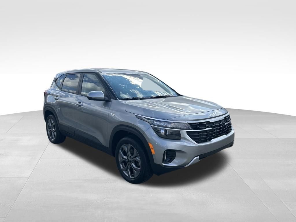 Used 2024 Kia Seltos LX image 8