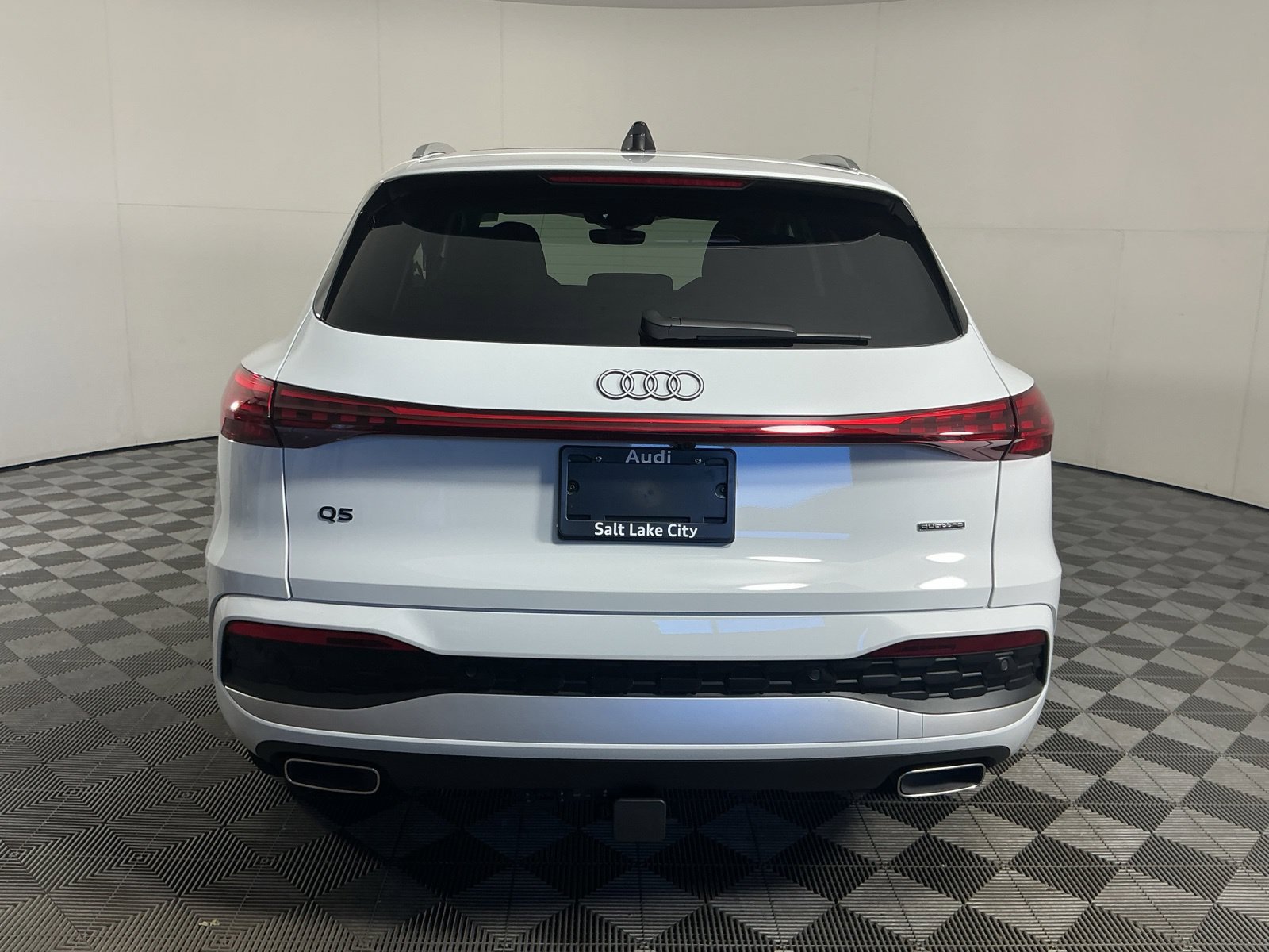 Used 2025 Audi Q5 Premium Plus w/ Premium Plus AWD/4WD image 7