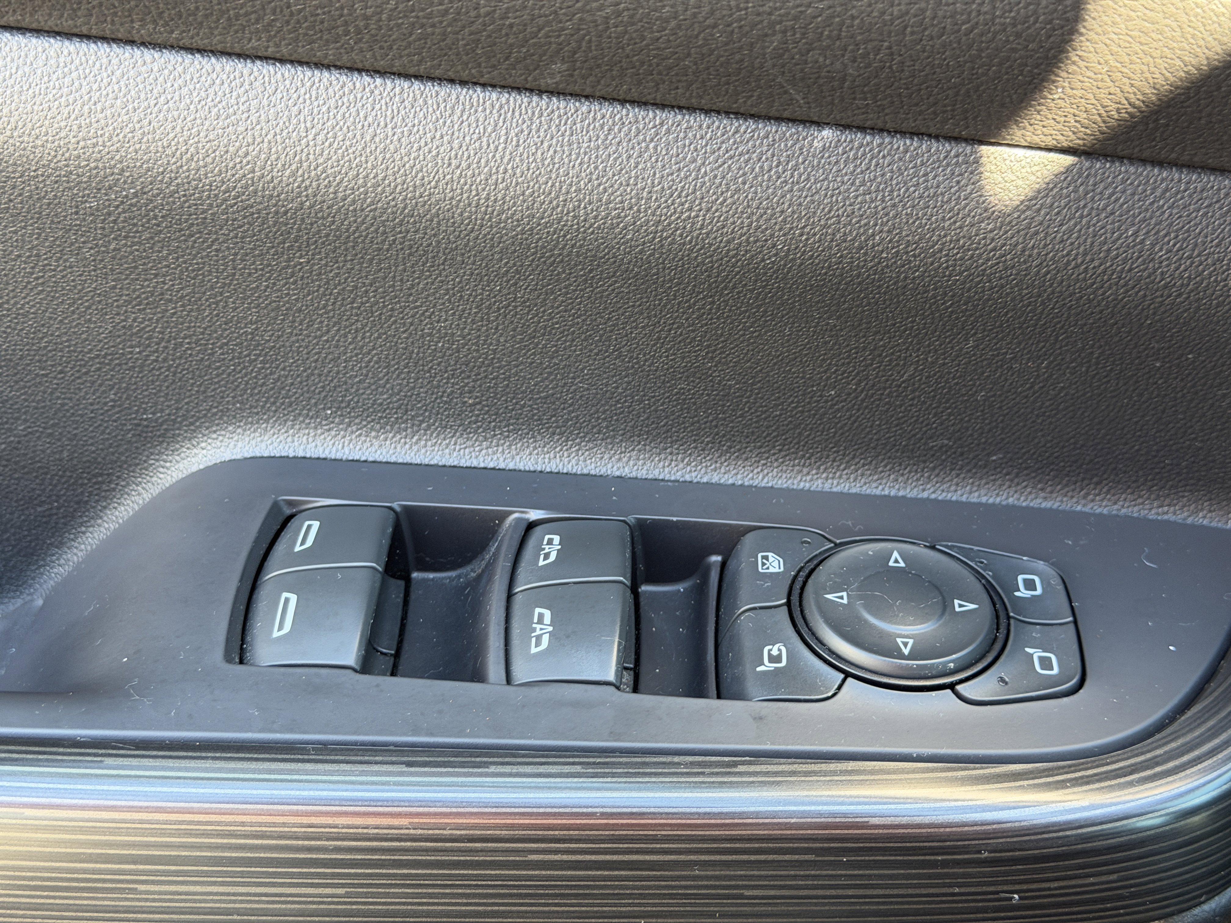 Used 2020 GMC Acadia SLT w/ Premium Package image 18