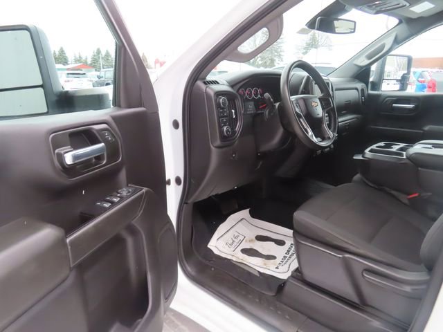Used 2021 Chevrolet Silverado 1500 Custom w/ Custom Max Trailering Package AWD/4WD image 16