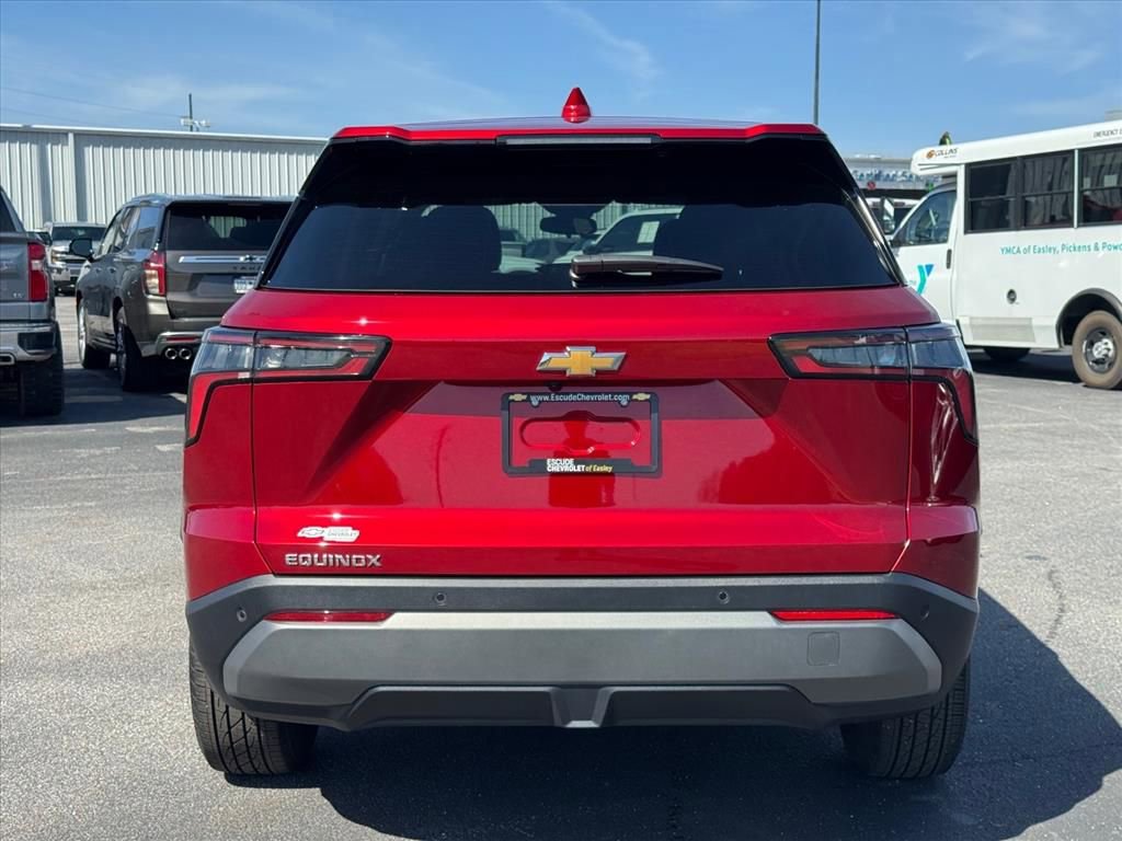 Used 2025 Chevrolet Equinox LT image 4