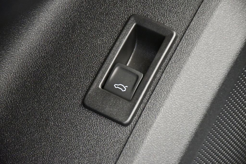 Certified 2025 Audi Q5 2.0T Premium Plus w/ Premium Plus image 35