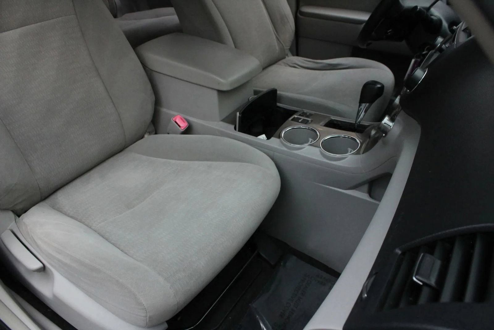 Used 2013 Toyota Highlander 4WD Hybrid image 29