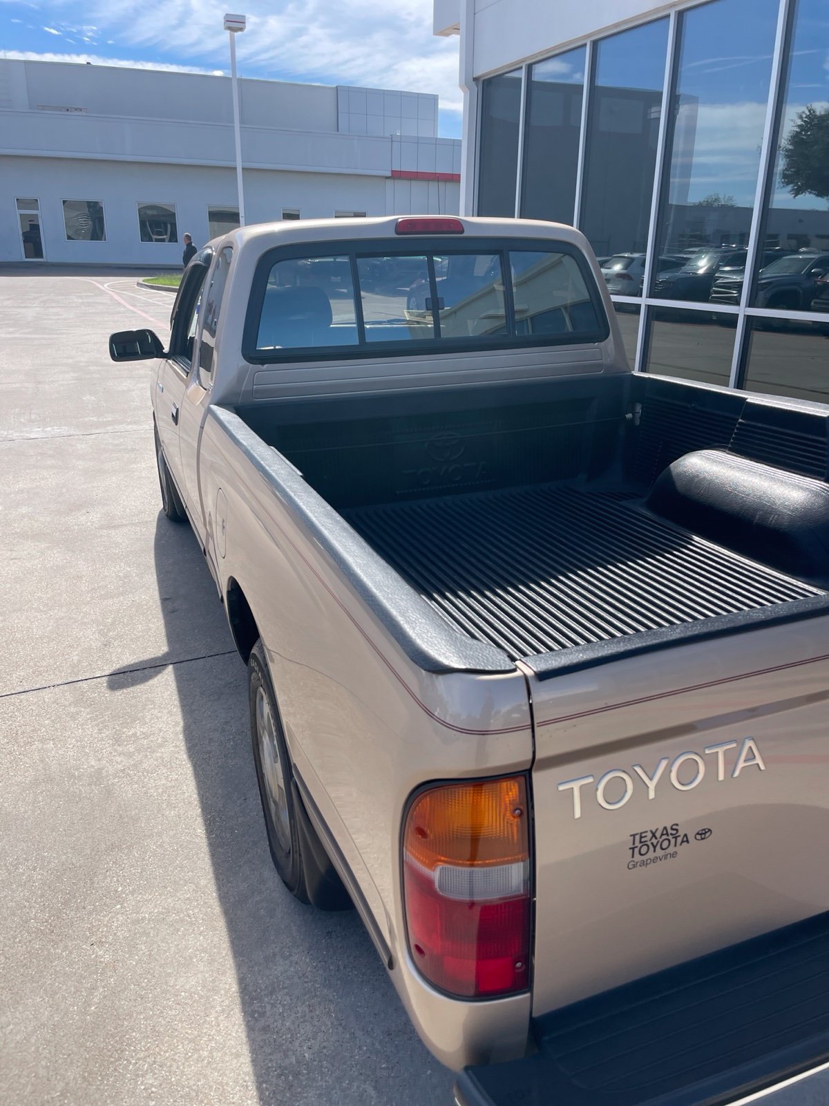 Used 1998 Toyota Tacoma 2WD Xtracab V6 image 8