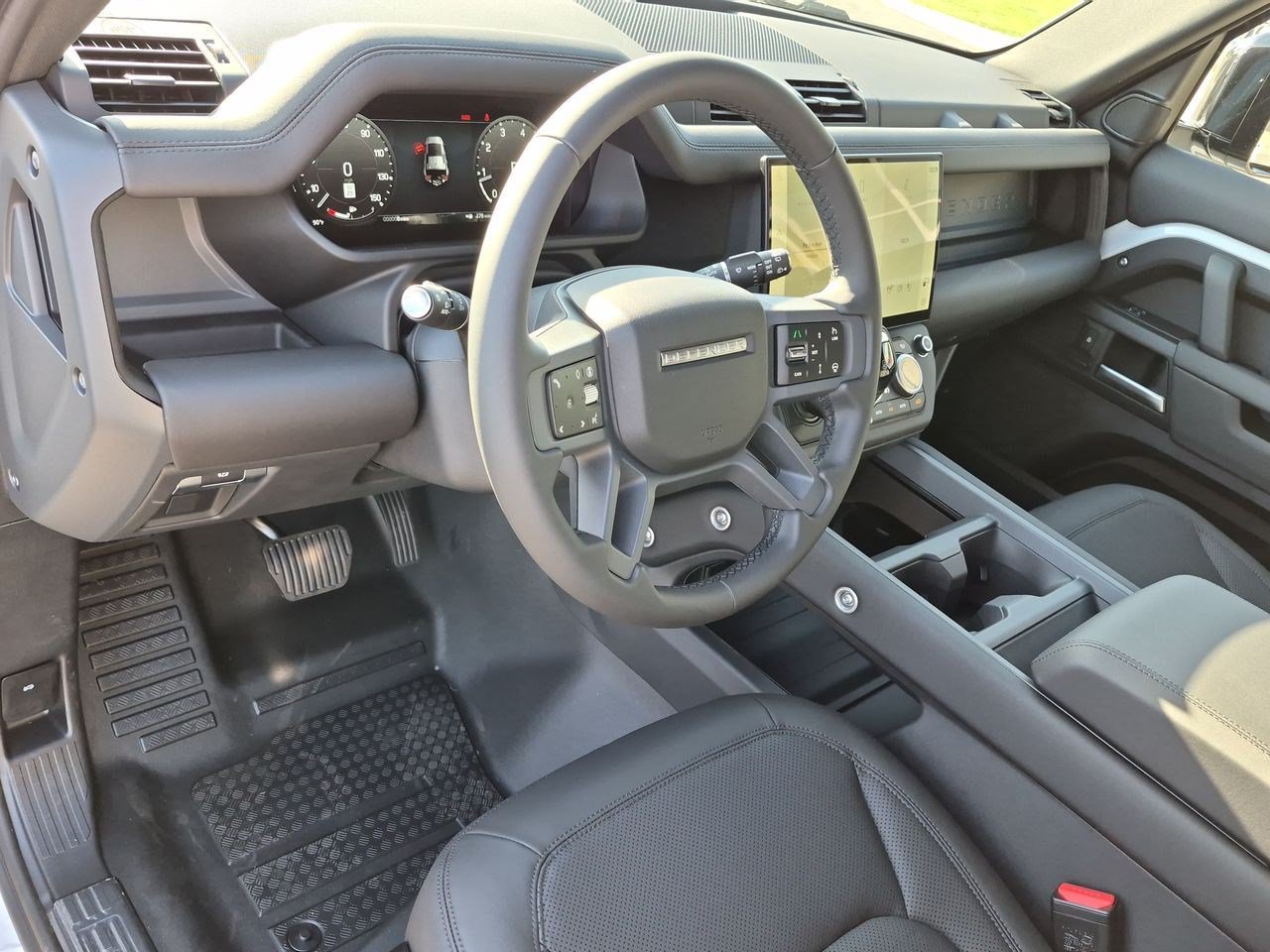 New 2026 Land Rover Defender 110 S AWD/4WD image 9