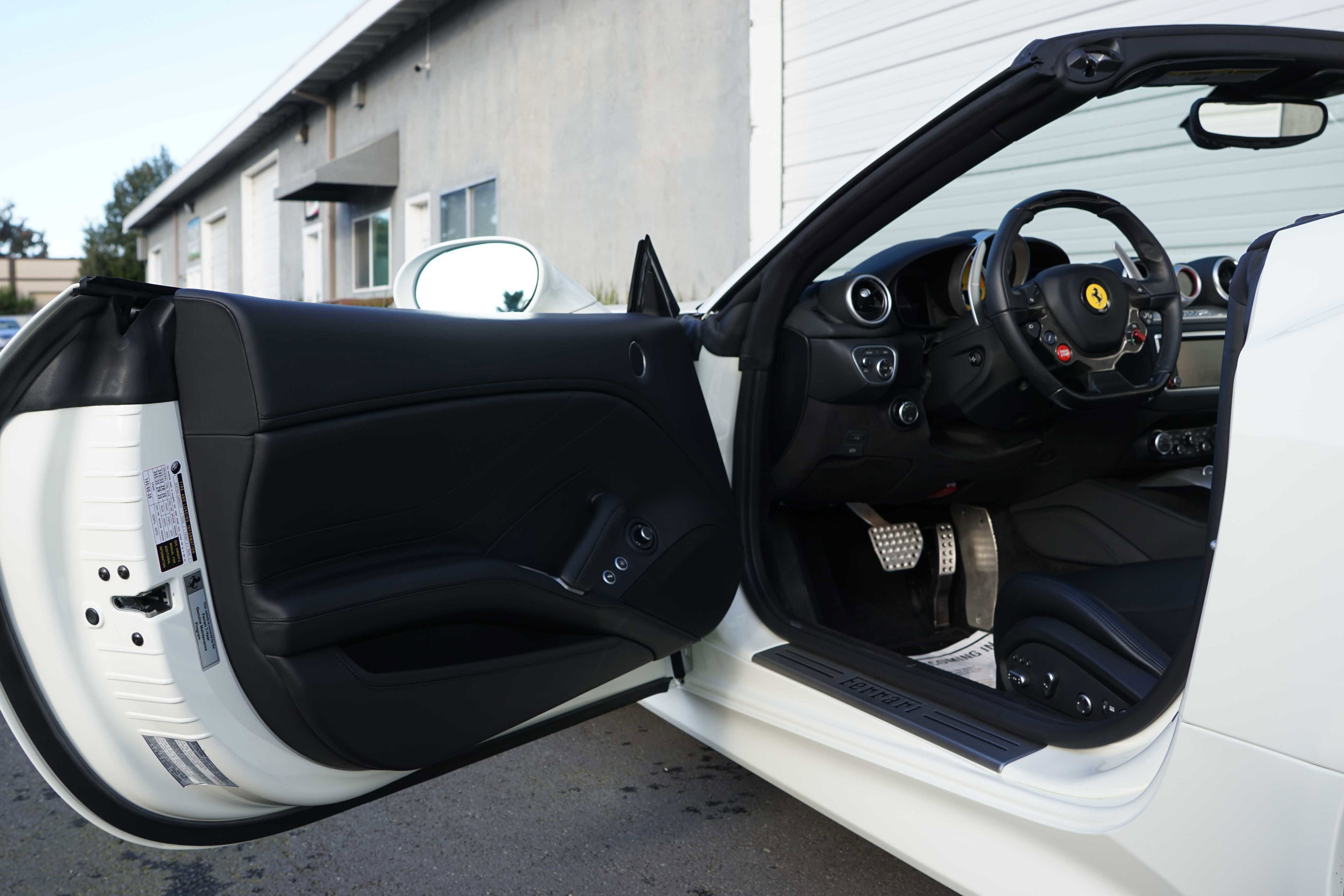 Used 2017 Ferrari California T image 44