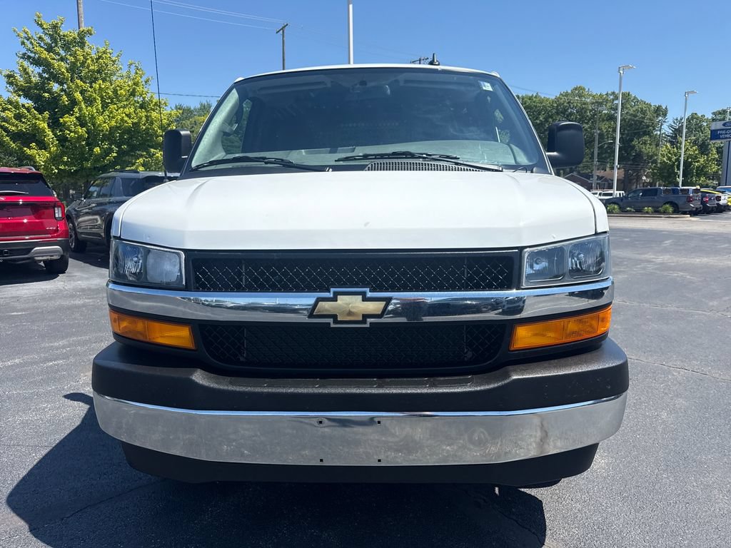 Used 2025 Chevrolet Express 2500 w/ Driver Convenience Package RWD video 3