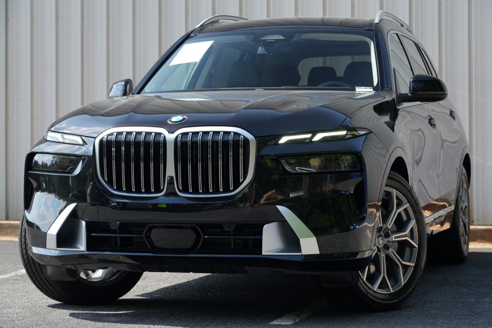 Used 2024 BMW X7 xDrive40i AWD/4WD image 3