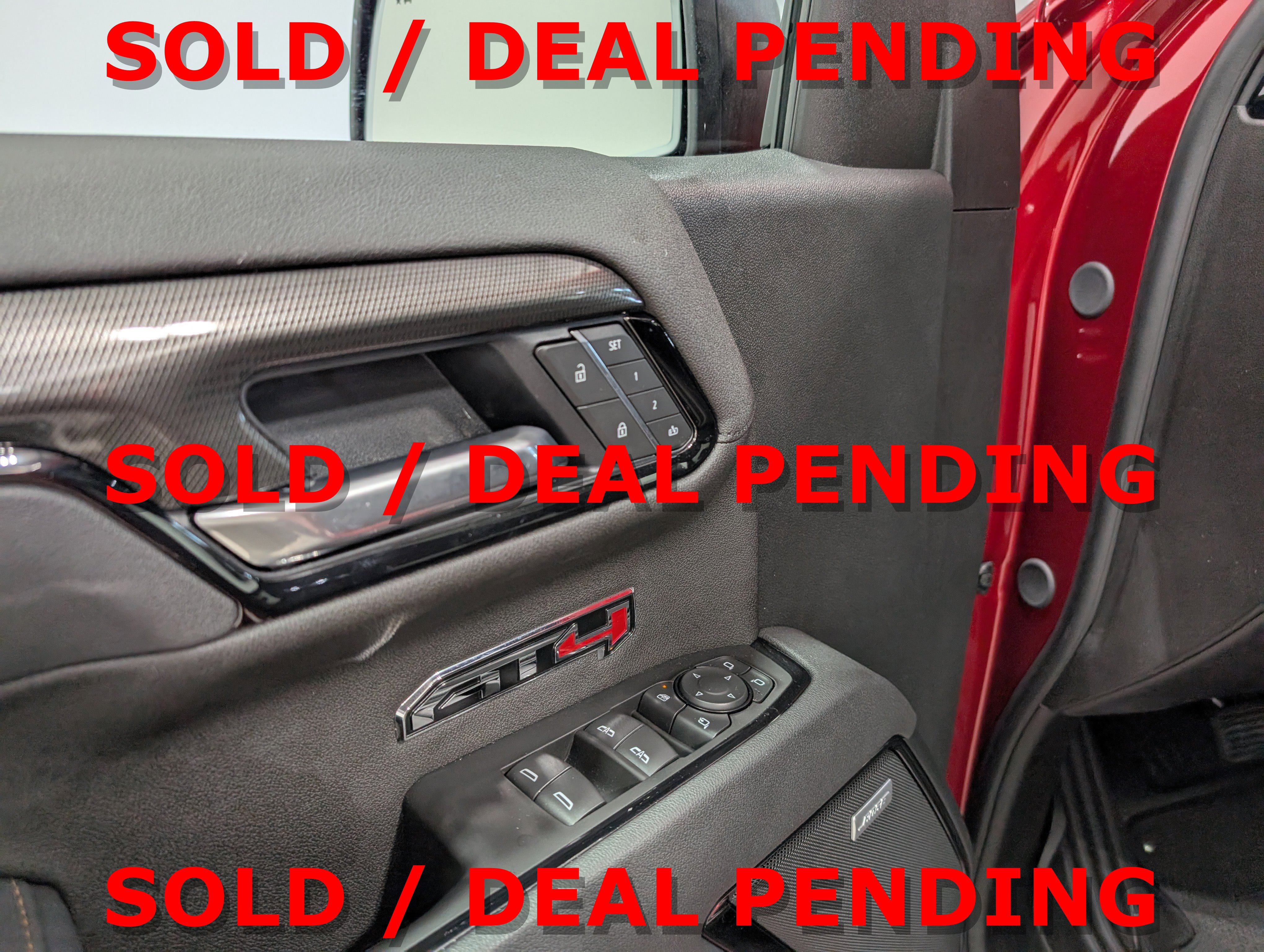 Used 2025 GMC Sierra 1500 AT4 w/ AT4 Premium Package image 12