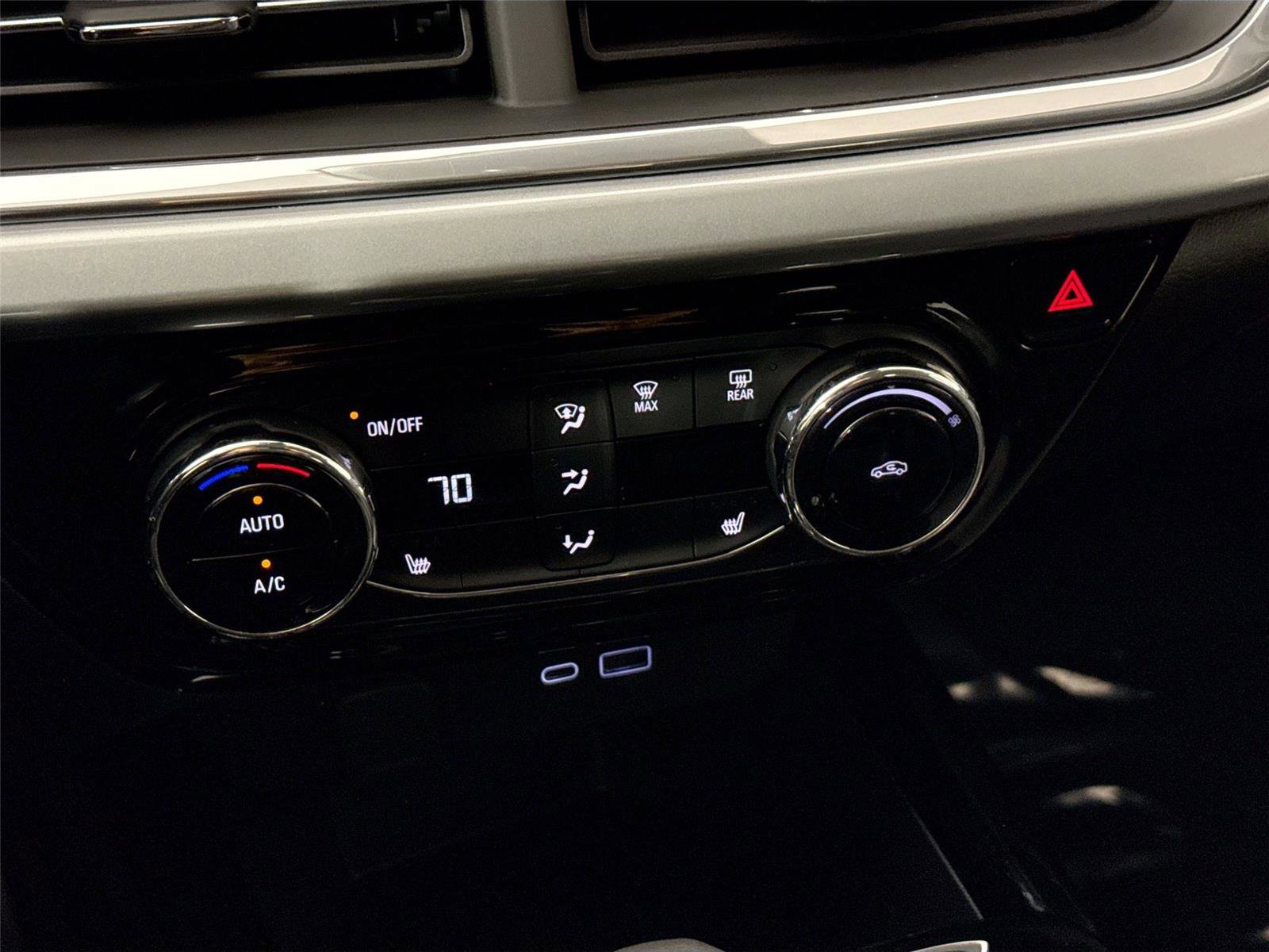 Used 2024 Chevrolet Trax LT w/ Driver Confidence Package FWD image 24