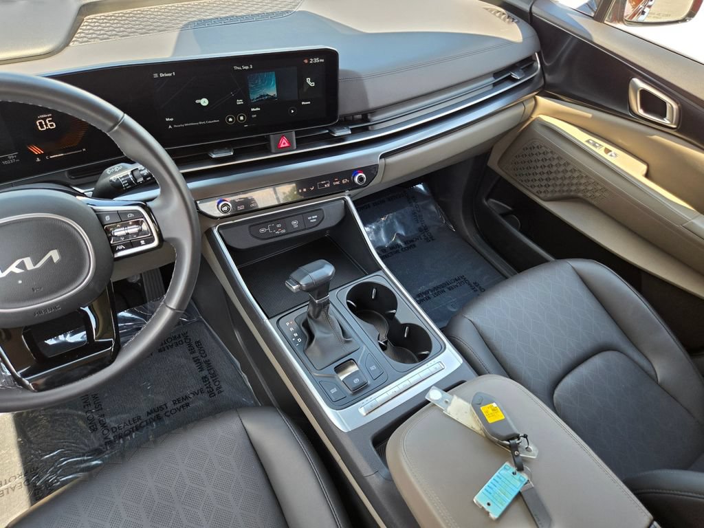 Certified 2025 Kia Carnival FWD image 22
