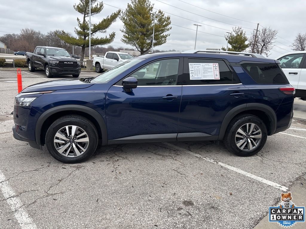 Used 2025 Nissan Pathfinder SL image 18