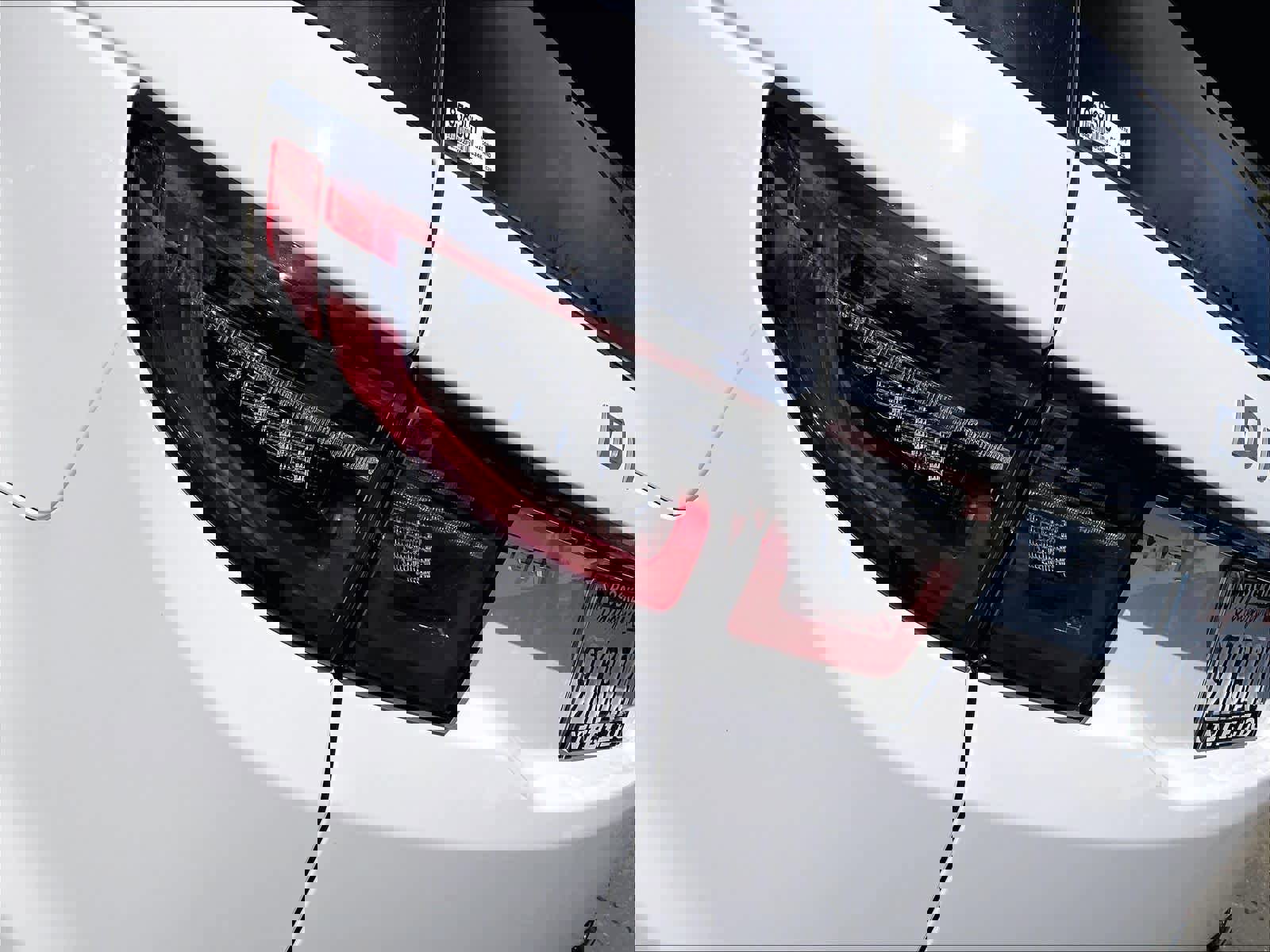 Used 2025 Land Rover Discovery Sport S image 30