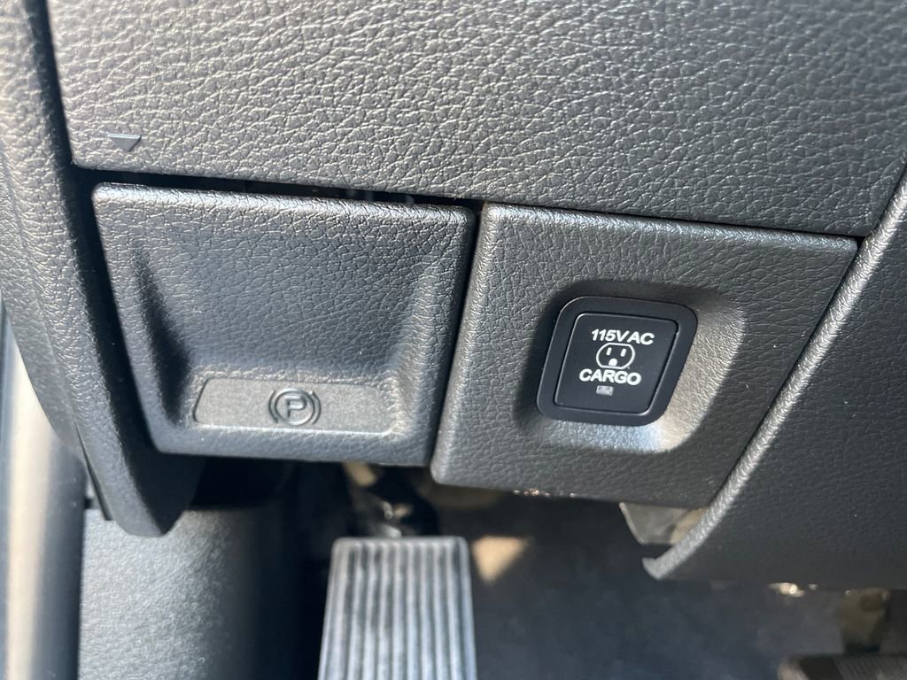 Used 2022 RAM 2500 Laramie AWD/4WD image 35