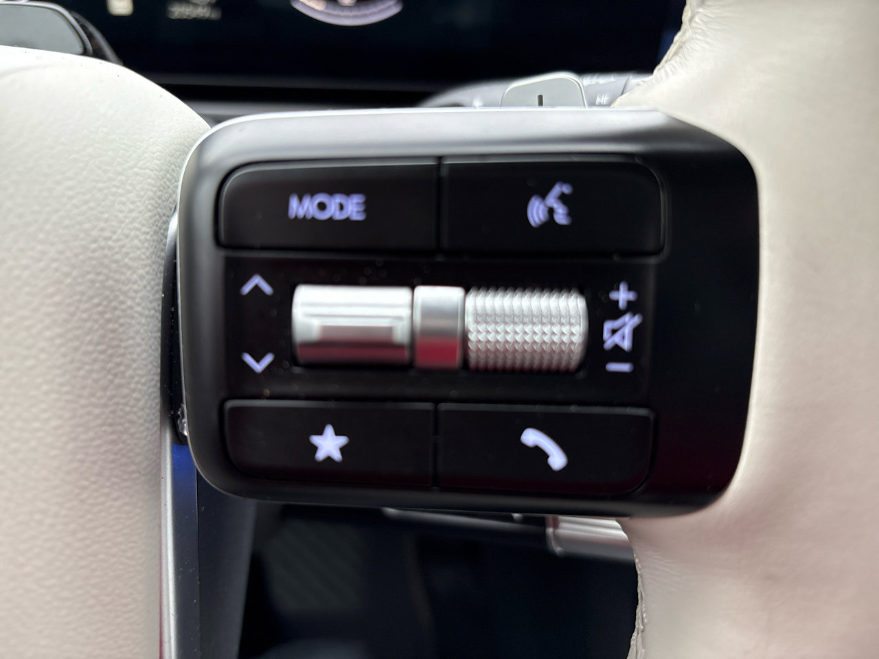 Used 2025 Hyundai Santa Fe SEL image 14