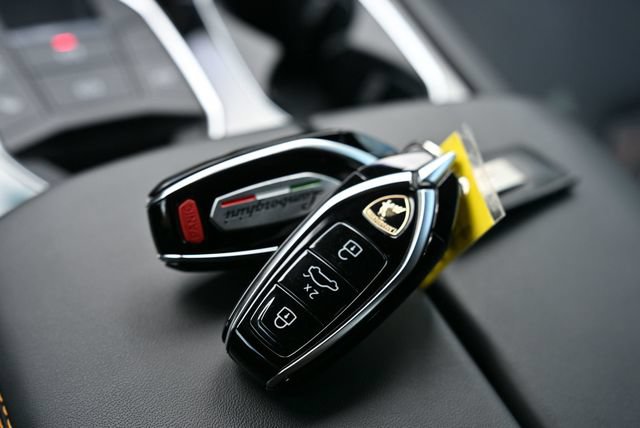 Used 2023 Lamborghini Urus S AWD/4WD image 64