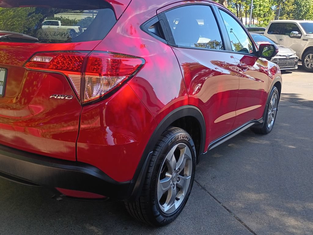 Used 2017 Honda HR-V EX image 4