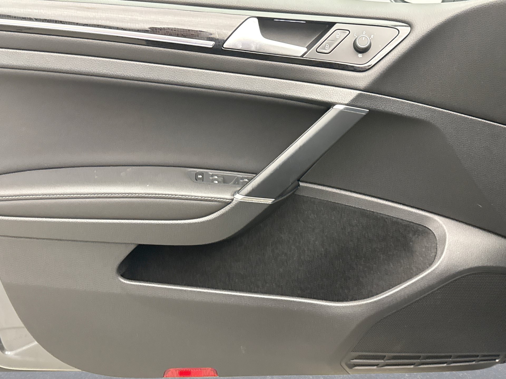 Used 2018 Volkswagen Golf SEL FWD image 9