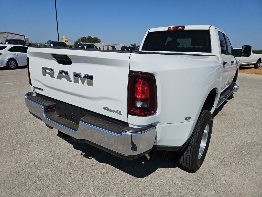 New 2026 RAM 3500 Big Horn AWD/4WD image 7