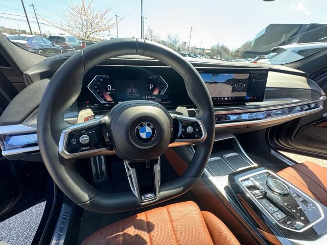 Used 2023 BMW 760i xDrive AWD/4WD image 39