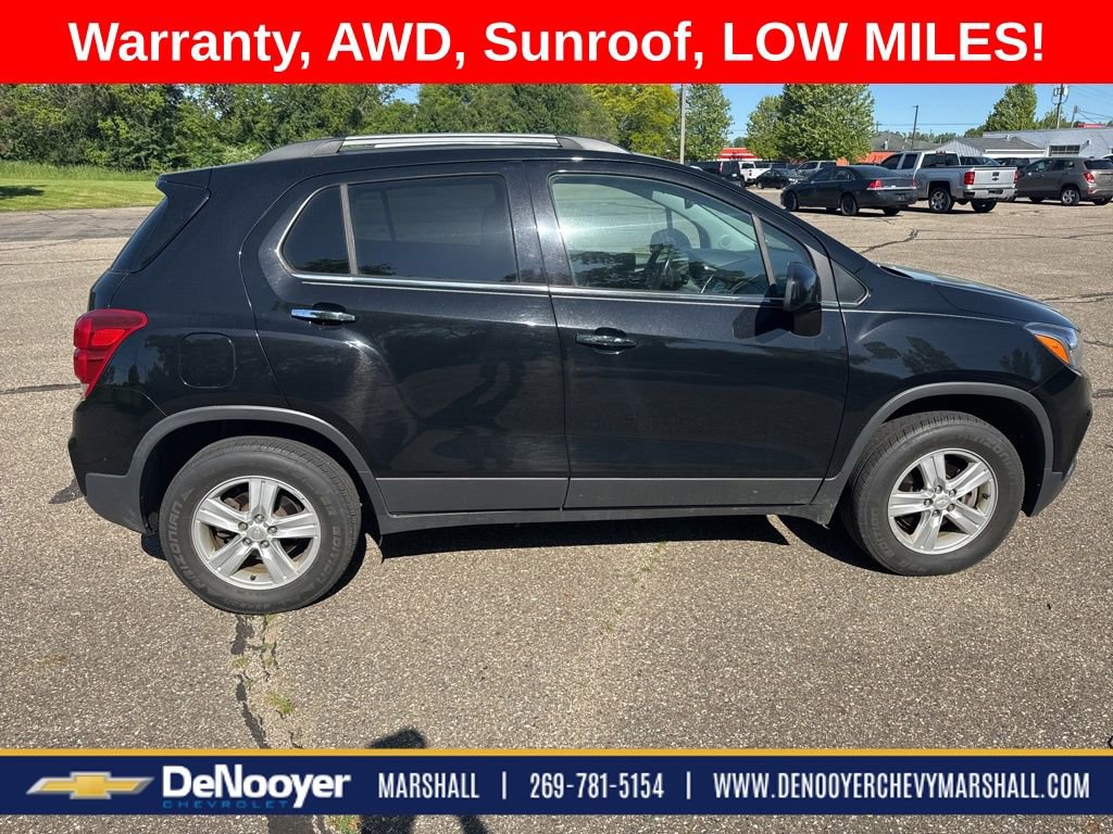 Used 2020 Chevrolet Trax LT w/ Sun & Sound Package AWD/4WD image 6