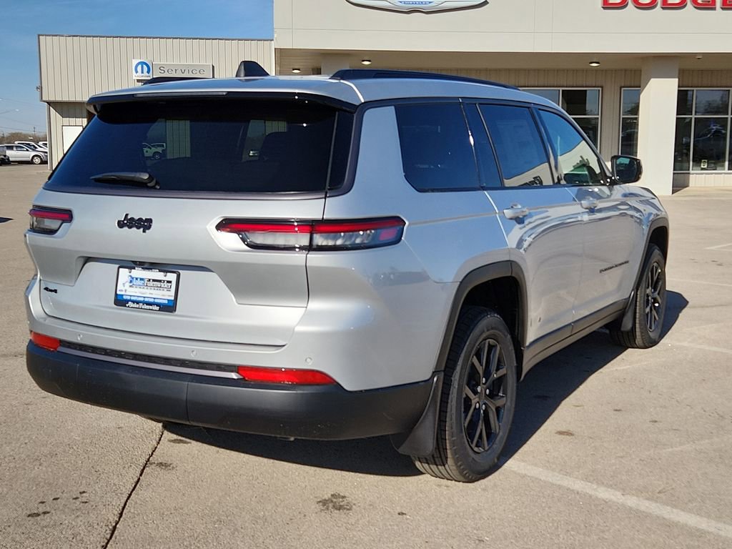 New 2026 Jeep Grand Cherokee L Laredo image 4