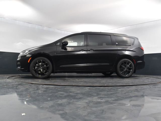 New 2026 Chrysler Pacifica Limited w/ S Appearance Package image 47