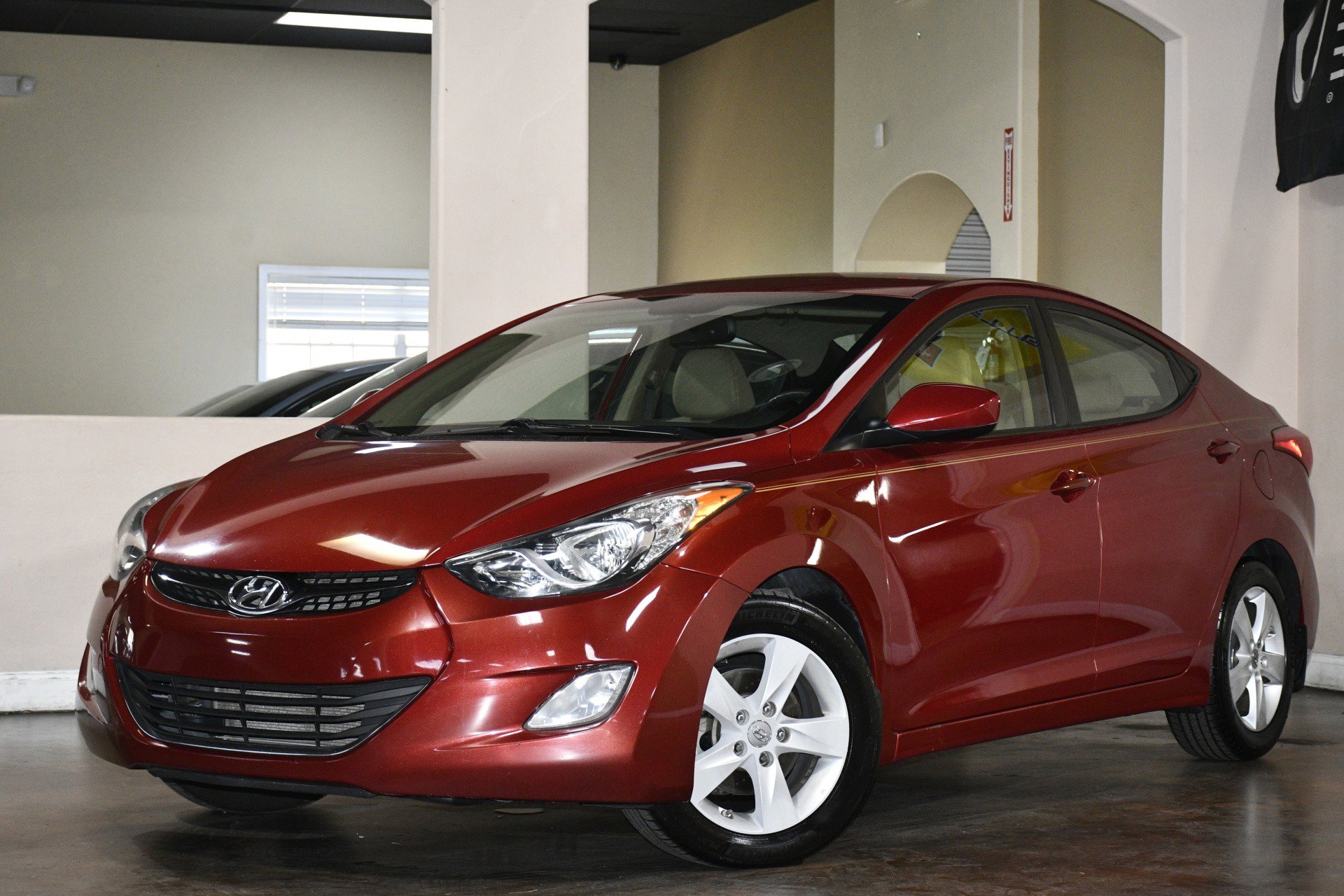 Used 2013 Hyundai Elantra GLS w/ Preferred Pkg FWD image 4