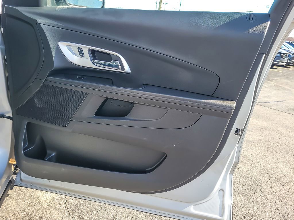 Used 2017 Chevrolet Equinox LS image 18