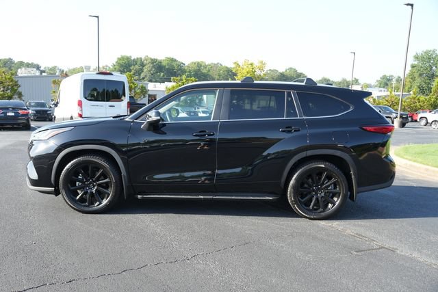 Used 2023 Toyota Highlander XLE FWD image 4