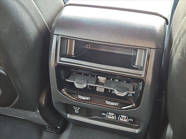 Used 2024 Jeep Grand Cherokee Altitude AWD/4WD image 23