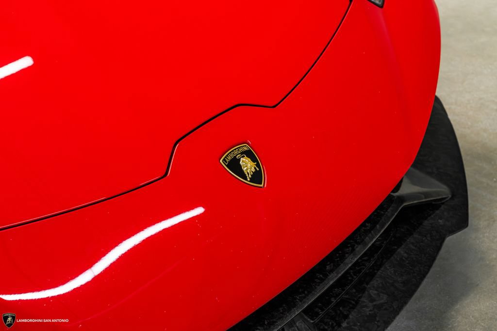 Used 2018 Lamborghini Huracan Performante AWD/4WD image 16