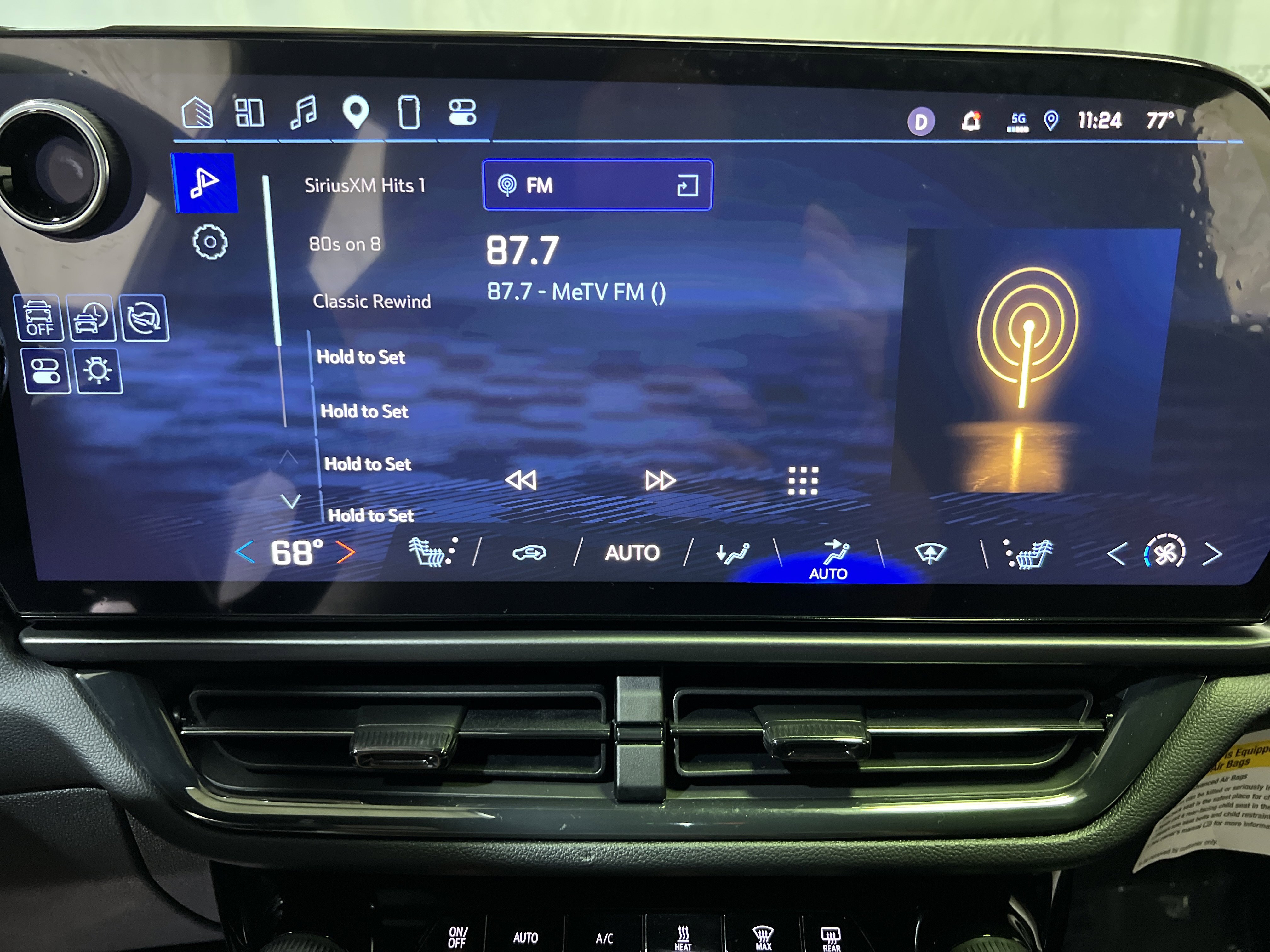 Used 2024 Chevrolet Equinox EV RS FWD image 18