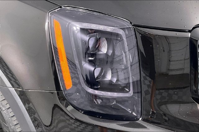 Certified 2022 Kia Telluride SX w/ Nightfall Edition Package AWD/4WD image 29