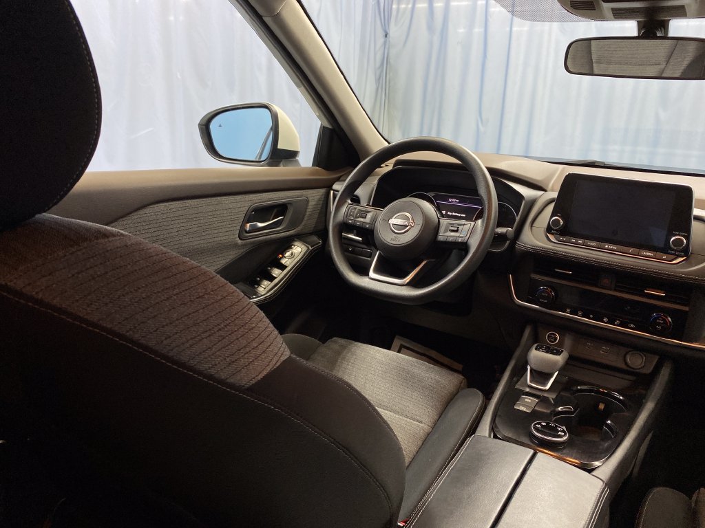 Used 2023 Nissan Rogue SV AWD/4WD image 34