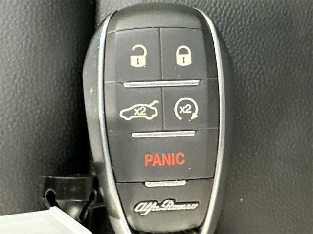 Used 2022 Alfa Romeo Giulia Ti image 18