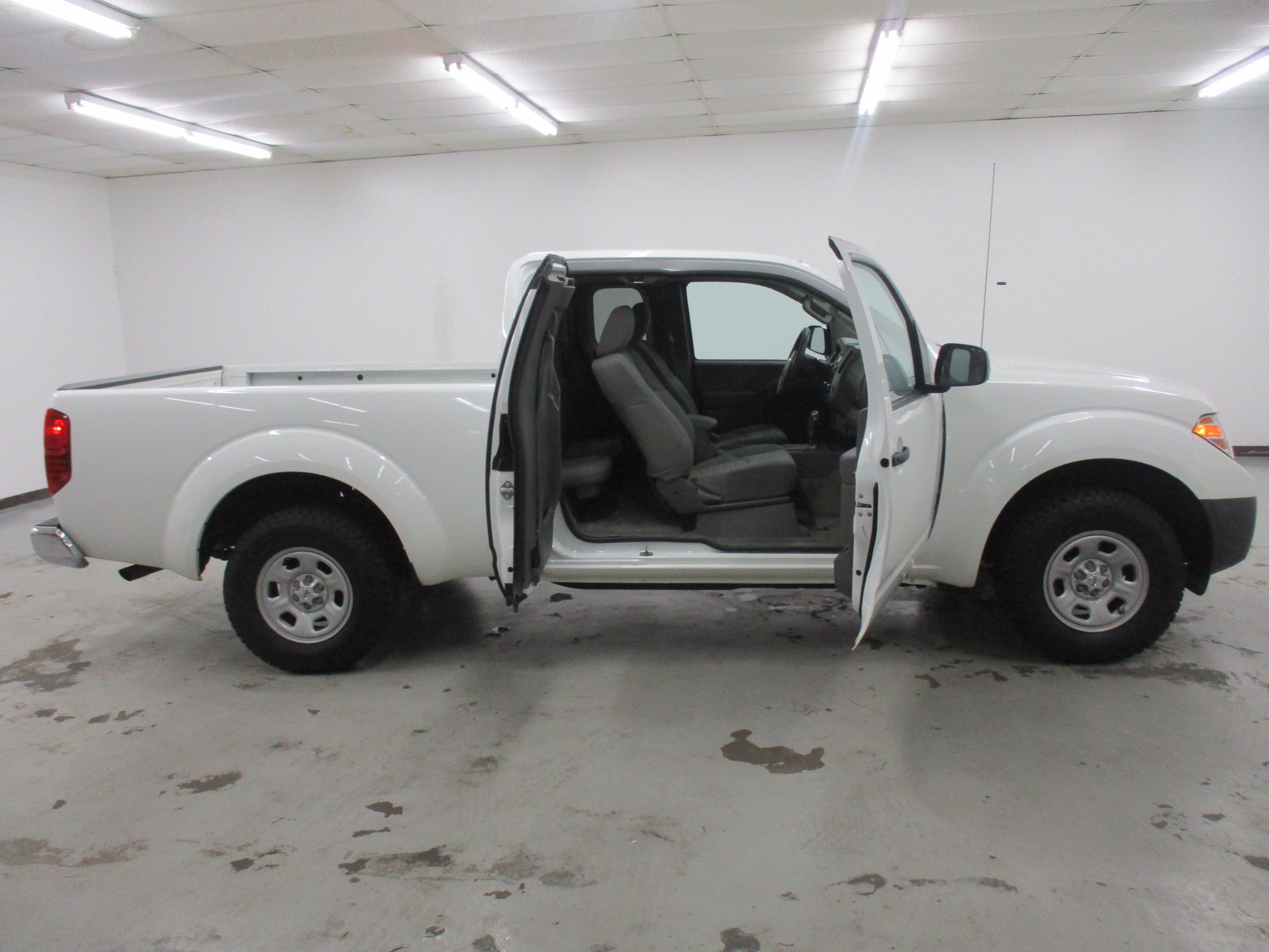 Used 2016 Nissan Frontier S RWD image 12